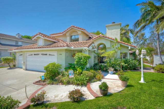 904 Robinwood Drive, Oceanside CA: https://media.crmls.org/mediaz/7f7ffd5f-ca52-402a-b1a8-82b0648ff132.jpg