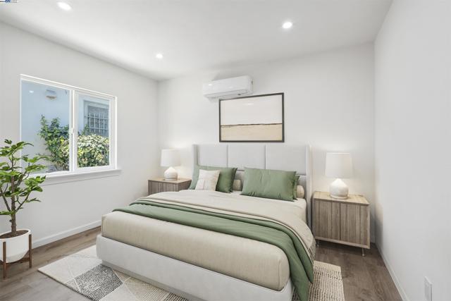5542 Harvey Ave, Oakland CA: https://media.crmls.org/mediaz/7f80e230-01eb-4d3b-8857-c0142a45af4f.jpg