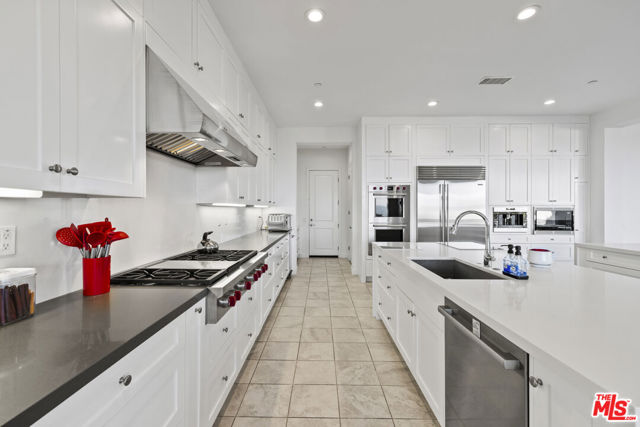 20162 W Cromwell Way, Porter Ranch CA: https://media.crmls.org/mediaz/7f812a18-0904-41d0-812e-30c49630950e.jpg