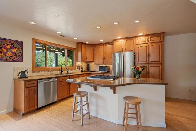 4760 Soquel Creek Road, Soquel CA: https://media.crmls.org/mediaz/7f816268-4c88-429d-9397-6faae592e407.jpg