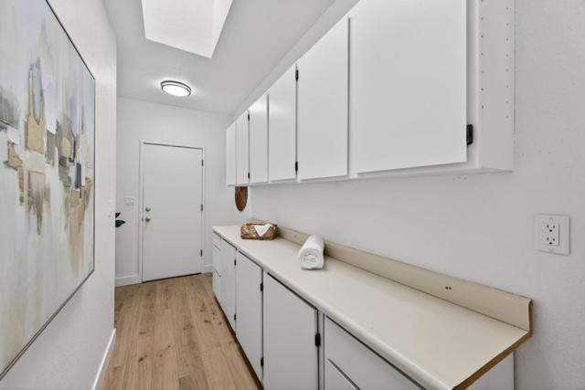 2169 Yorkshire Way, Mountain View CA: https://media.crmls.org/mediaz/7f81876d-64a4-4053-9df4-ee3a065c1fc6.jpg