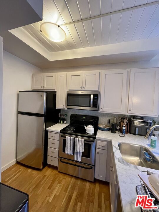 3101 5th Street, Santa Monica CA: https://media.crmls.org/mediaz/7f8194b4-1e00-4681-a7b3-006521287504.jpg