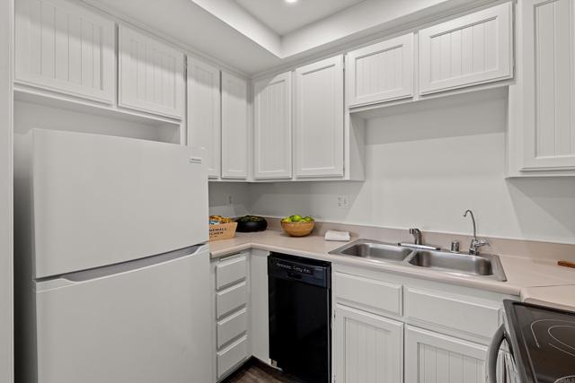 Detail Gallery Image 12 of 73 For 1560 Circa Del Lago #D304,  San Marcos,  CA 92078 - 2 Beds | 2 Baths