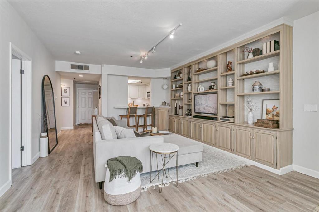411 Park Avenue #106