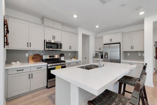 2051 Julie Dawn Place, Escondido CA: https://media.crmls.org/mediaz/7f81b2bd-60f1-4049-b318-7b06941db408.jpg