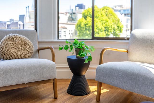 806810 Union Street, San Francisco CA: https://media.crmls.org/mediaz/7f830384-ad99-4b4c-b813-6b00e9b85944.jpg