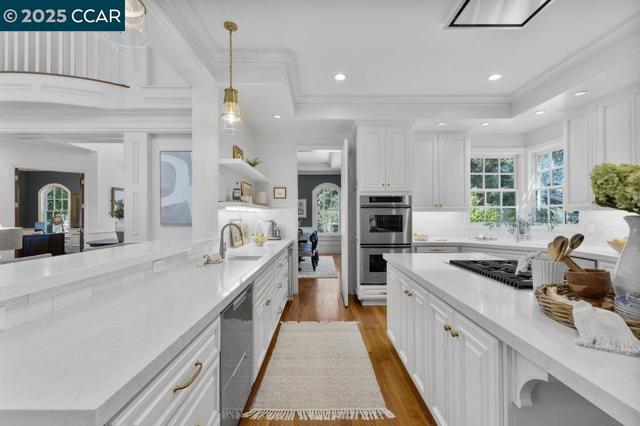 1826 Alameda Diablo, Diablo CA: https://media.crmls.org/mediaz/7f833939-4f40-4cc4-ad97-bab591bcff1f.jpg