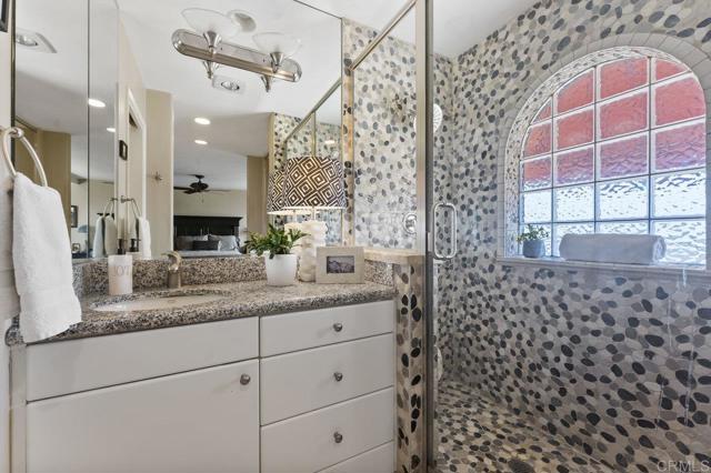 4331 Summit Drive, La Mesa CA: https://media.crmls.org/mediaz/7f839384-b6da-49aa-91e0-fb8c9c0b3170.jpg