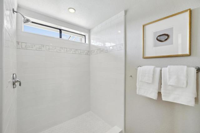 Image 30 of 97 For 10 Spinnaker Place