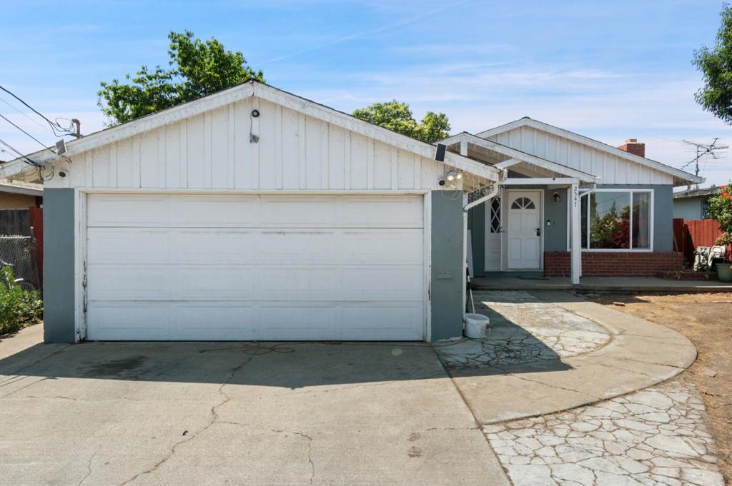 2547 Hazelwood Way