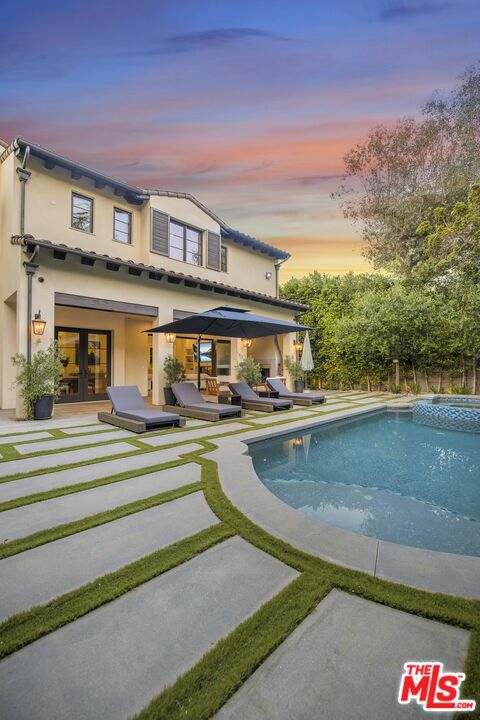 439 S Spalding Dr, Beverly Hills CA: https://media.crmls.org/mediaz/7f853b7f-7e4d-4fc4-9f22-f106e0dabd2d.jpg