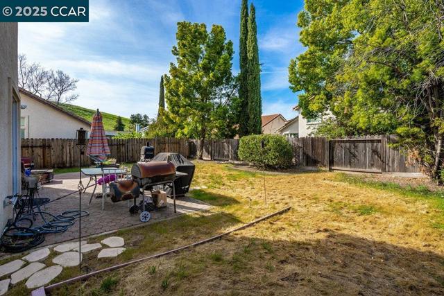 4305 Calsite Ct, Antioch CA: https://media.crmls.org/mediaz/7f857c07-e63c-486e-a1a0-bb54859ef3fd.jpg