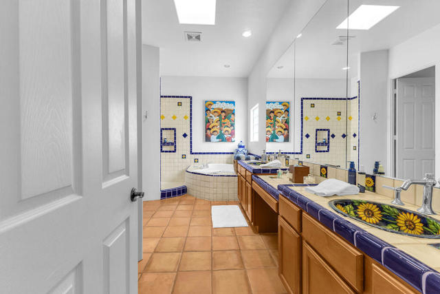 77440 Calle Ensenada, La Quinta CA: https://media.crmls.org/mediaz/7f85a4f1-c911-4f98-8722-34431d42a20e.jpg