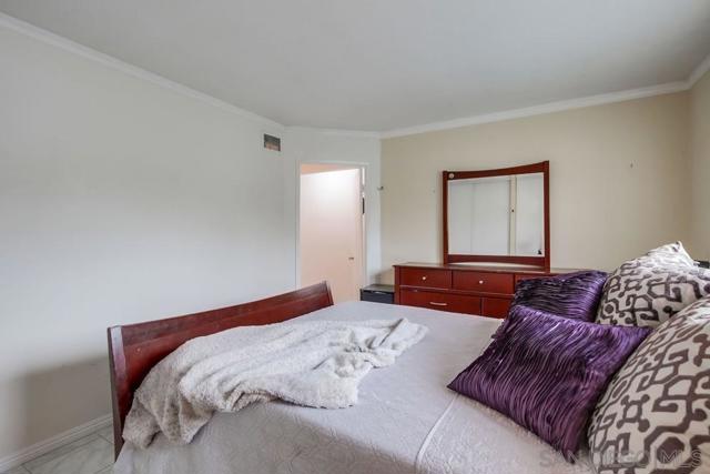 15380 Via La Gitano, Poway CA: https://media.crmls.org/mediaz/7f85d9a1-cd2a-4efb-bf01-175f519040af.jpg