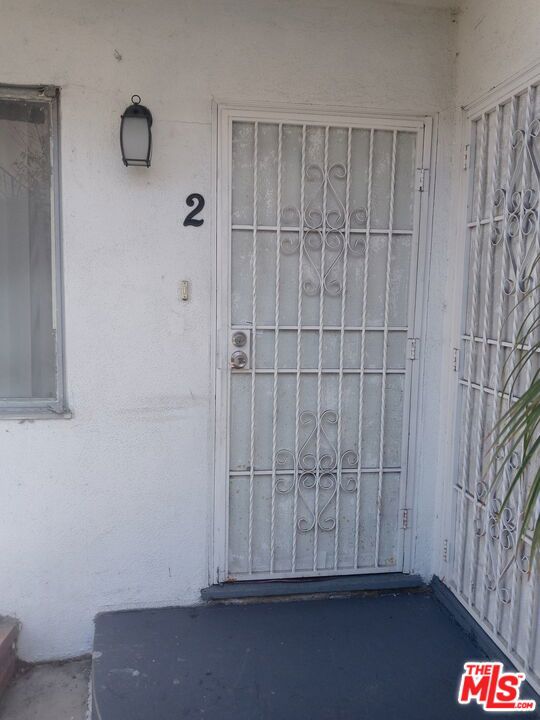 7208 S La Cienega Boulevard, Inglewood CA: https://media.crmls.org/mediaz/7f866d3e-baca-41e8-983a-d25e4a83378a.jpg