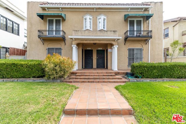 1206 3rd Avenue, Los Angeles CA: https://media.crmls.org/mediaz/7f867c5d-7942-421f-8090-f9d02cb67b65.jpg