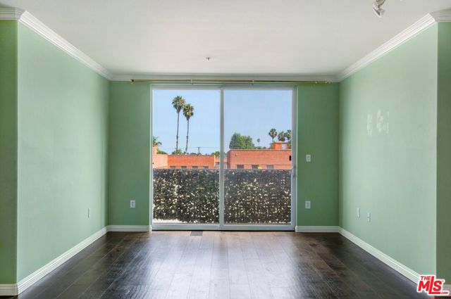 3740 Santa Rosalia Drive, Los Angeles, California 90008, 2 Bedrooms Bedrooms, ,2 BathroomsBathrooms,Condominium,For Sale,Santa Rosalia,24432927