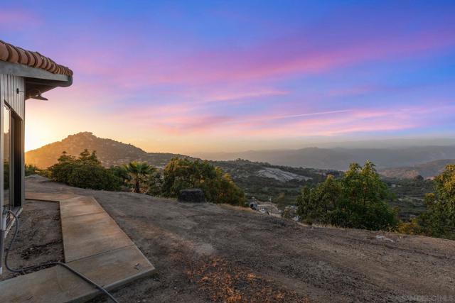 16641 Eagles Crest Rd, Ramona CA: https://media.crmls.org/mediaz/7f8771e1-797b-4151-9e8e-5ce14d35d20a.jpg
