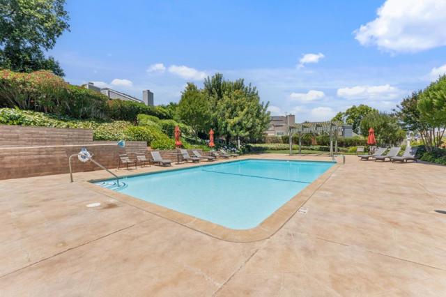 960 Oak Park Drive, Morgan Hill CA: https://media.crmls.org/mediaz/7f87762f-520e-49e4-8aff-fef1bec1e142.jpg