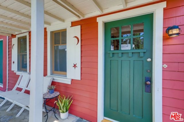1105 E Claremont Street, Pasadena CA: https://media.crmls.org/mediaz/7f879ca4-6c78-46f3-9c58-5db04a689a30.jpg