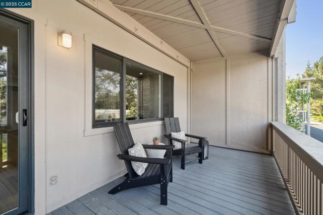 1150 Canyonwood Court, Walnut Creek CA: https://media.crmls.org/mediaz/7f87c8d1-10b2-45df-8198-dda5b07814f4.jpg