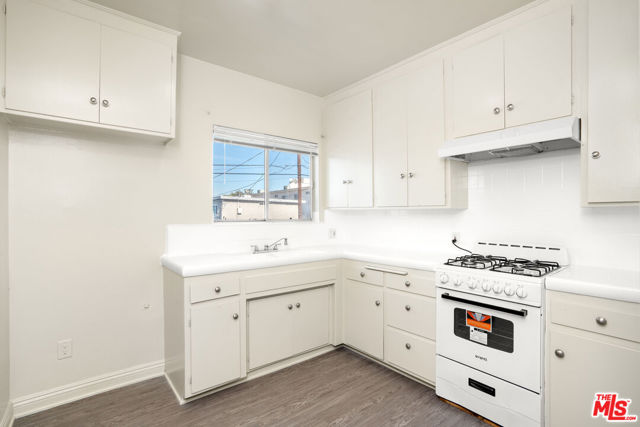 14805 Erwin Street, Van Nuys CA: https://media.crmls.org/mediaz/7f87e3ea-cada-486f-a95e-b7d394f85ff4.jpg