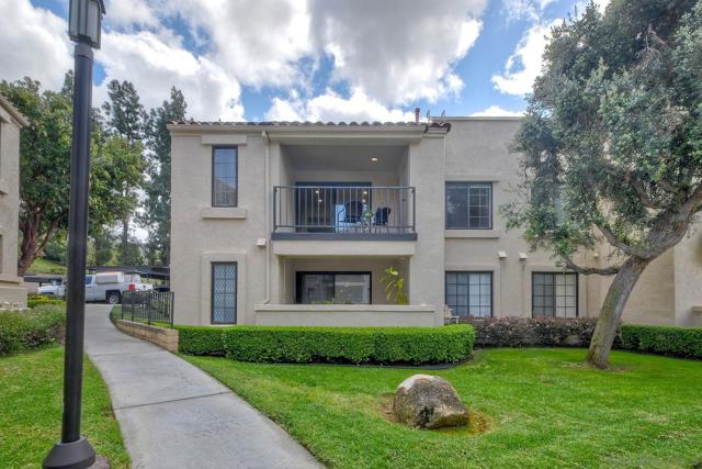 13260 Wimberly Sq, San Diego CA: https://media.crmls.org/mediaz/7f881bd0-d7fd-4160-be5f-2168ed13056c.jpg