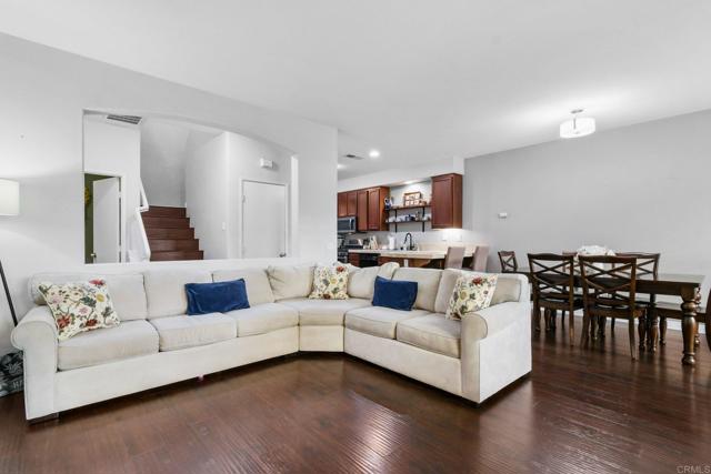 Detail Gallery Image 10 of 42 For 1459 Claude Ln #4,  Chula Vista,  CA 91913 - 3 Beds | 2/1 Baths