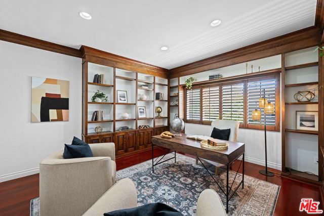 11928 Kiowa Avenue, Los Angeles CA: https://media.crmls.org/mediaz/7f890f0e-d9f0-435f-862f-a44152925d21.jpg