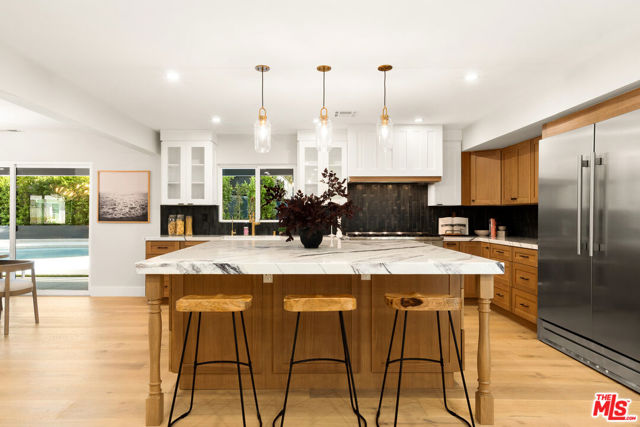 22824 Margarita Drive, Woodland Hills CA: https://media.crmls.org/mediaz/7f899727-44de-4757-b5cb-e186c5aae467.jpg