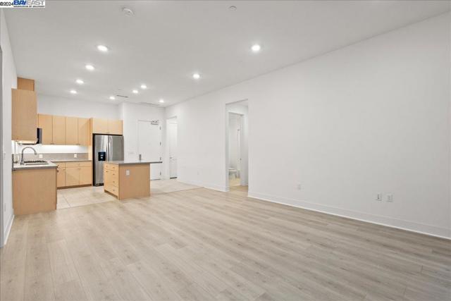 Image 9 of 37 For 45128 Warm Springs Blvd  251