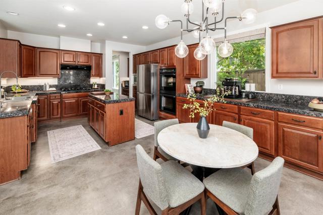 1569 Glencrest Drive, San Marcos CA: https://media.crmls.org/mediaz/7f8a8afa-cce5-49ea-8848-121f4f28a390.jpg