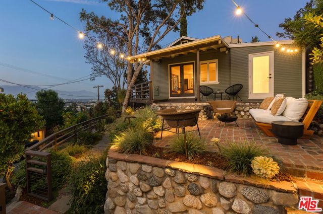 4825 Glenalbyn Drive, Los Angeles CA: https://media.crmls.org/mediaz/7f8b23ca-9c55-4082-b8a6-259eb0e2c677.jpg