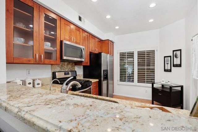 3965 Via Holgura, San Diego CA: https://media.crmls.org/mediaz/7f8bec57-0225-4dca-a980-684476261798.jpg