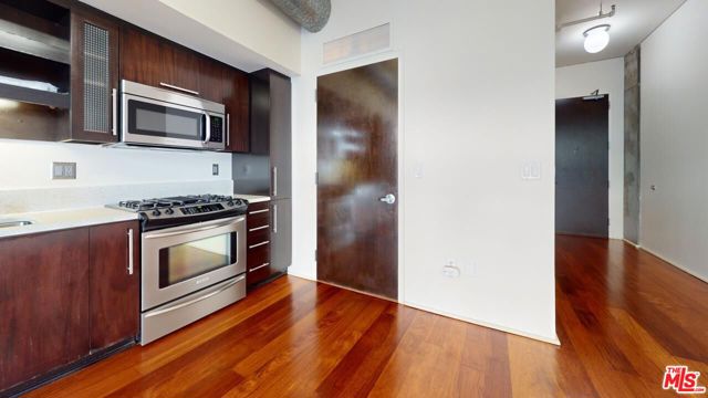 1100 Hope Street, Los Angeles, California 90015, 1 Bedroom Bedrooms, ,1 BathroomBathrooms,Condominium,For Sale,Hope,24402485