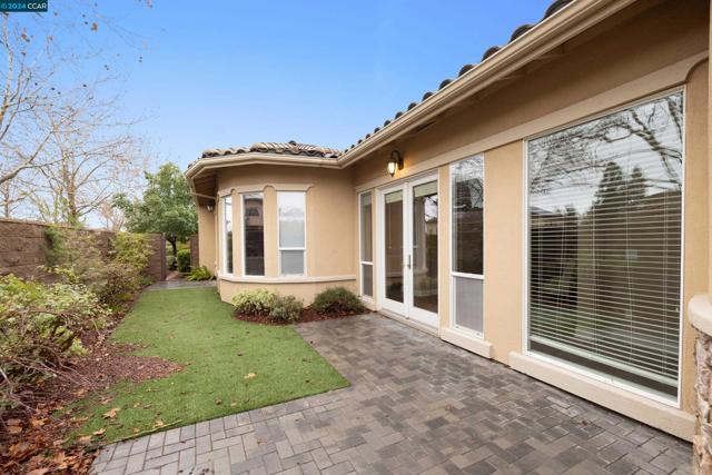 8702 Pasatiempo Circle, Roseville CA: https://media.crmls.org/mediaz/7f8c803e-ea49-40fa-aaa0-0344a1f9b95c.jpg