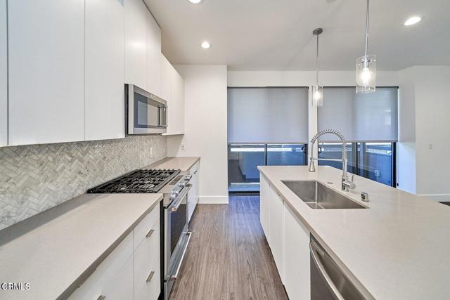 Detail Gallery Image 16 of 41 For 4201 Pennsylvania Ave #C2,  Glendale,  CA 91214 - 4 Beds | 2 Baths