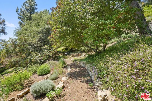 20730 Hillside Drive, Topanga CA: https://media.crmls.org/mediaz/7f8e1470-ec1e-4bc3-9a6d-55c23d8eab86.jpg