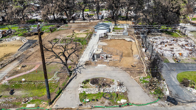 369 E Altadena Dr, Altadena CA: https://media.crmls.org/mediaz/7f8eb9d7-9e9d-4ba6-913f-e9aae4204011.jpg