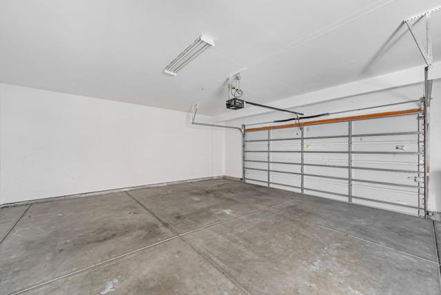 9748 Collie Way, Elk Grove CA: https://media.crmls.org/mediaz/7f8ec7ab-f8a8-4836-976b-554892e314cc.jpg