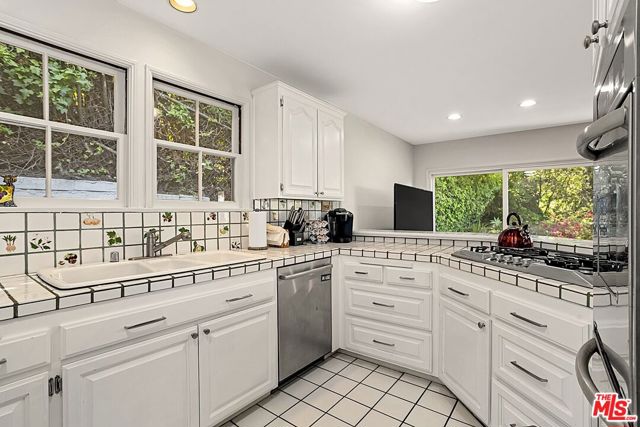 Drew Fenton | 172 S Woodburn Drive Los Angeles CA | MLS: 7292069