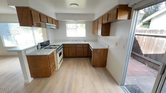 8828 North Bank Drive, Ventura CA: https://media.crmls.org/mediaz/7f8f3611-74c7-44c3-9c4a-49e0600acc2b.jpg