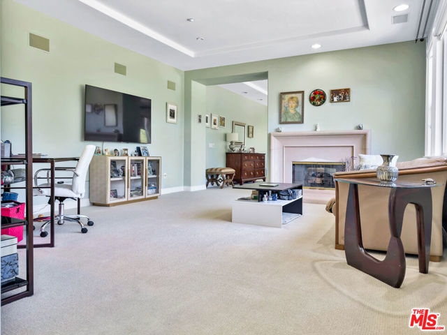 2882 Rainfield Avenue, Westlake Village CA: https://media.crmls.org/mediaz/7f8f4116-353d-440d-9d28-54945ff26c03.jpg