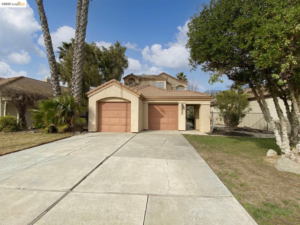 2408 Wayfarer Ct