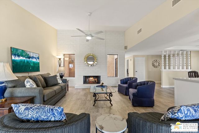 34 Camino Arroyo Place, Palm Desert CA: https://media.crmls.org/mediaz/7f8fc3db-c3e3-44b0-a7ac-ddcfc91ba2bb.jpg