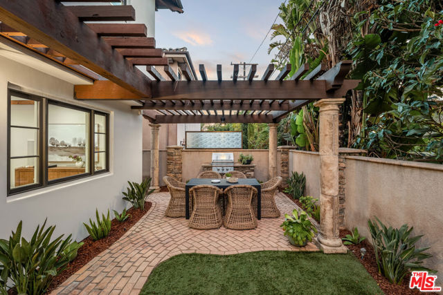 7320 Trask Avenue, Playa del Rey CA: https://media.crmls.org/mediaz/7f8fc5d8-e0c8-4f42-bd53-bf1a5f49a611.jpg