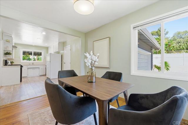 Detail Gallery Image 7 of 28 For 387 Girard Way, Vista,  CA 92084 - 3 Beds | 2 Baths