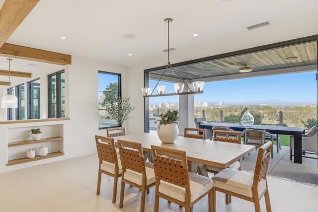 Detail Gallery Image 25 of 72 For 8341 La Jolla Scenic Dr, La Jolla,  CA 92037 - 5 Beds | 5/1 Baths