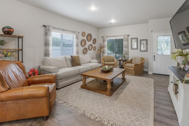 Image 3 of 27 For 64279 Eagle Mountain Avenue