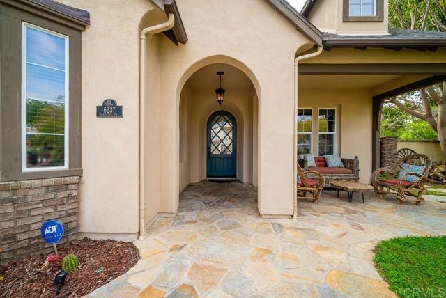 Detail Gallery Image 18 of 75 For 6237 Alverton Dr, Carlsbad,  CA 92009 - 4 Beds | 3/1 Baths